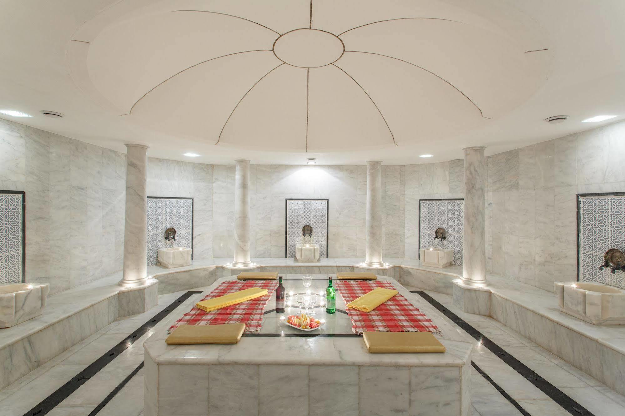 Lucida Hotel