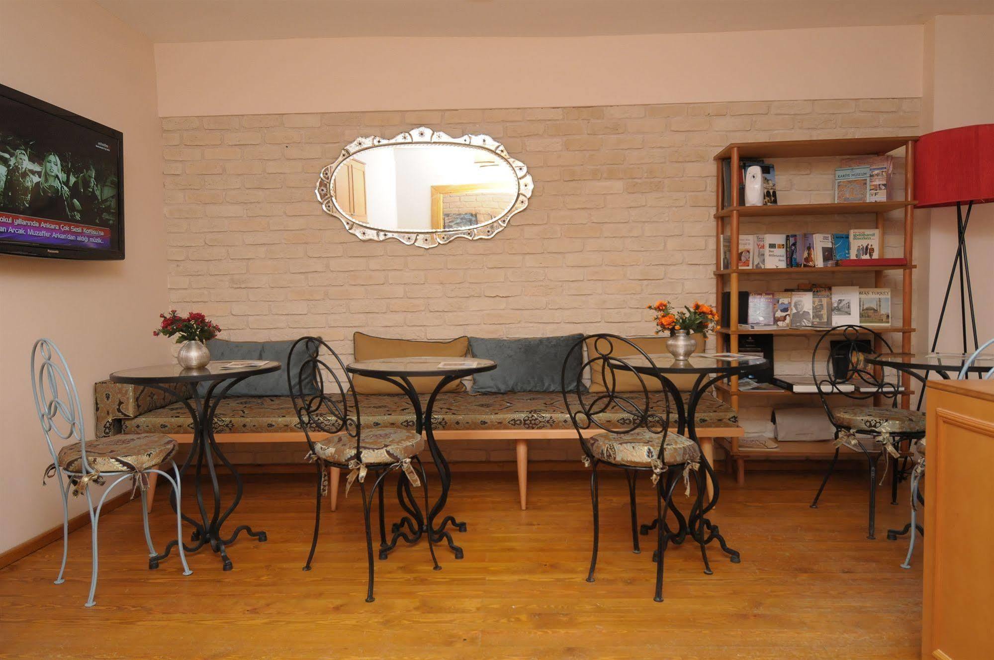 Three Apples Taksim 3*