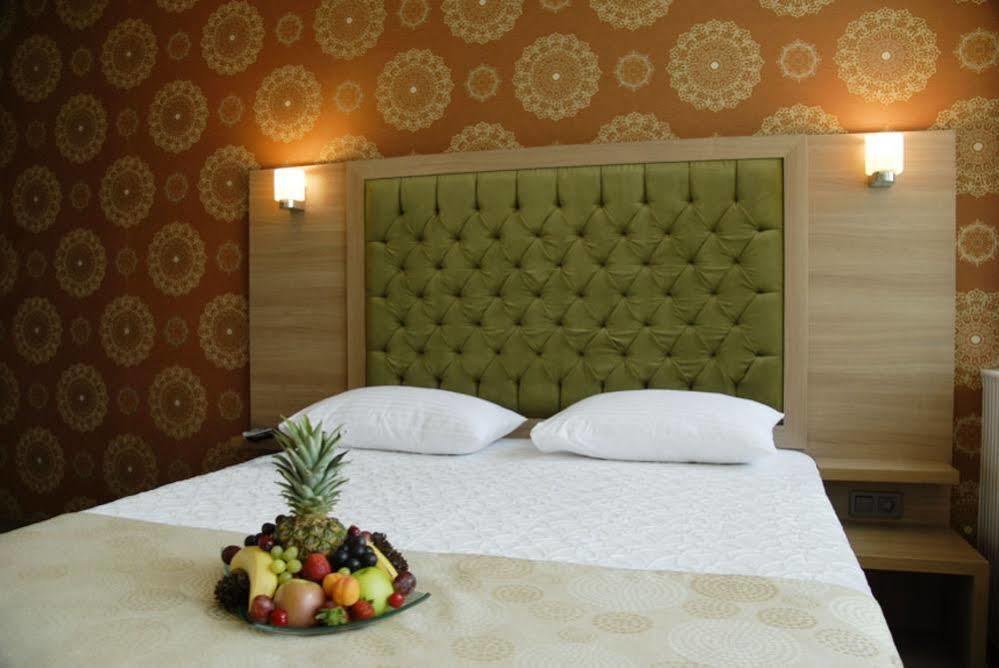Lounge Hotel 2*