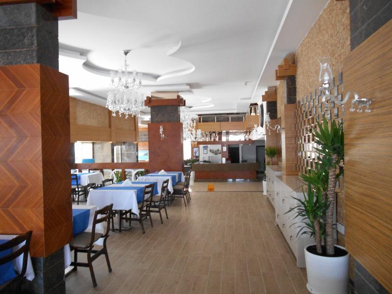 Parador Beach Hotel 3*