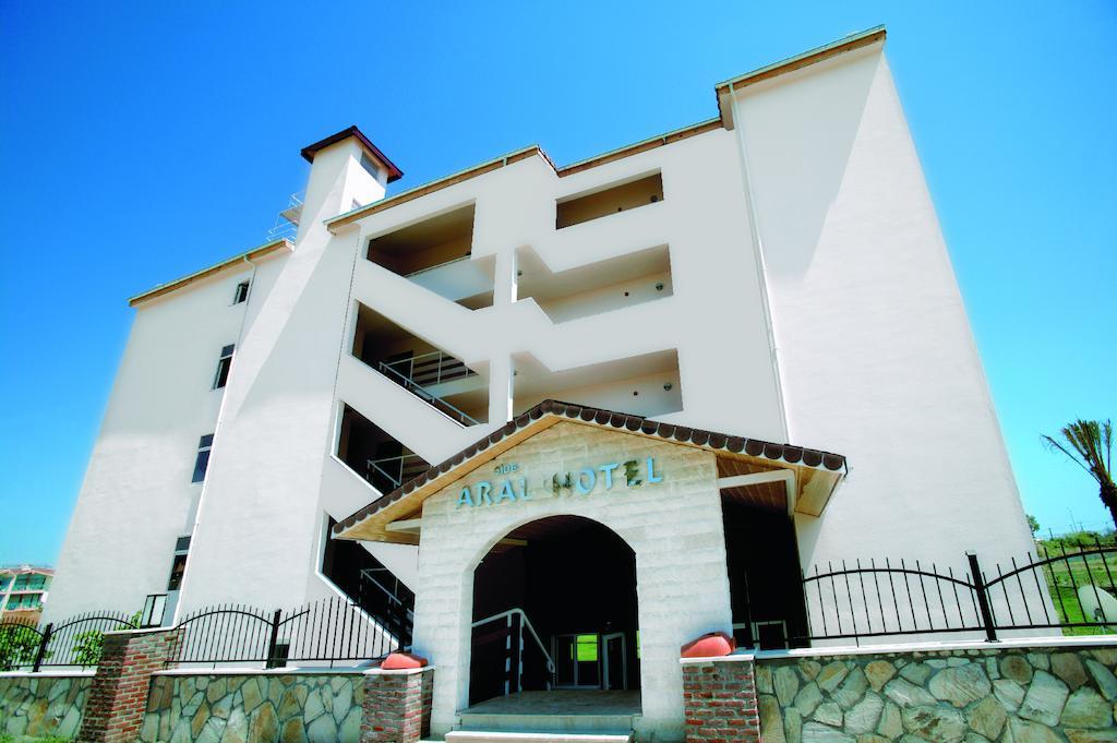 Aral Hotel Side Side