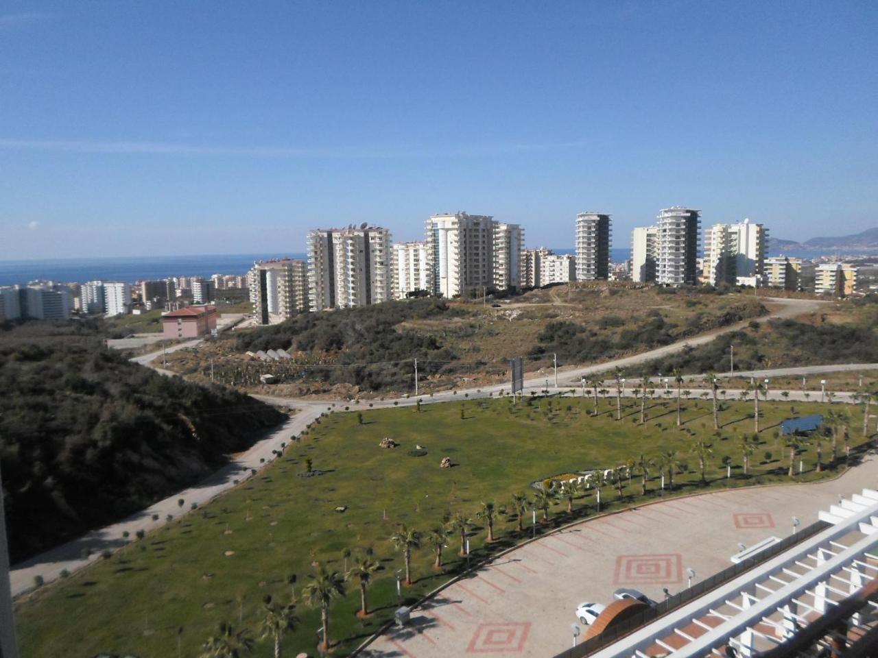 Azura Park Apartment *