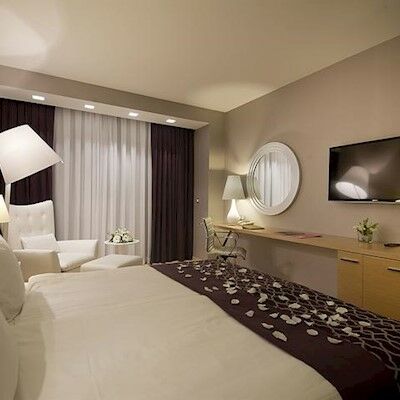 Akra V Hotel 4*