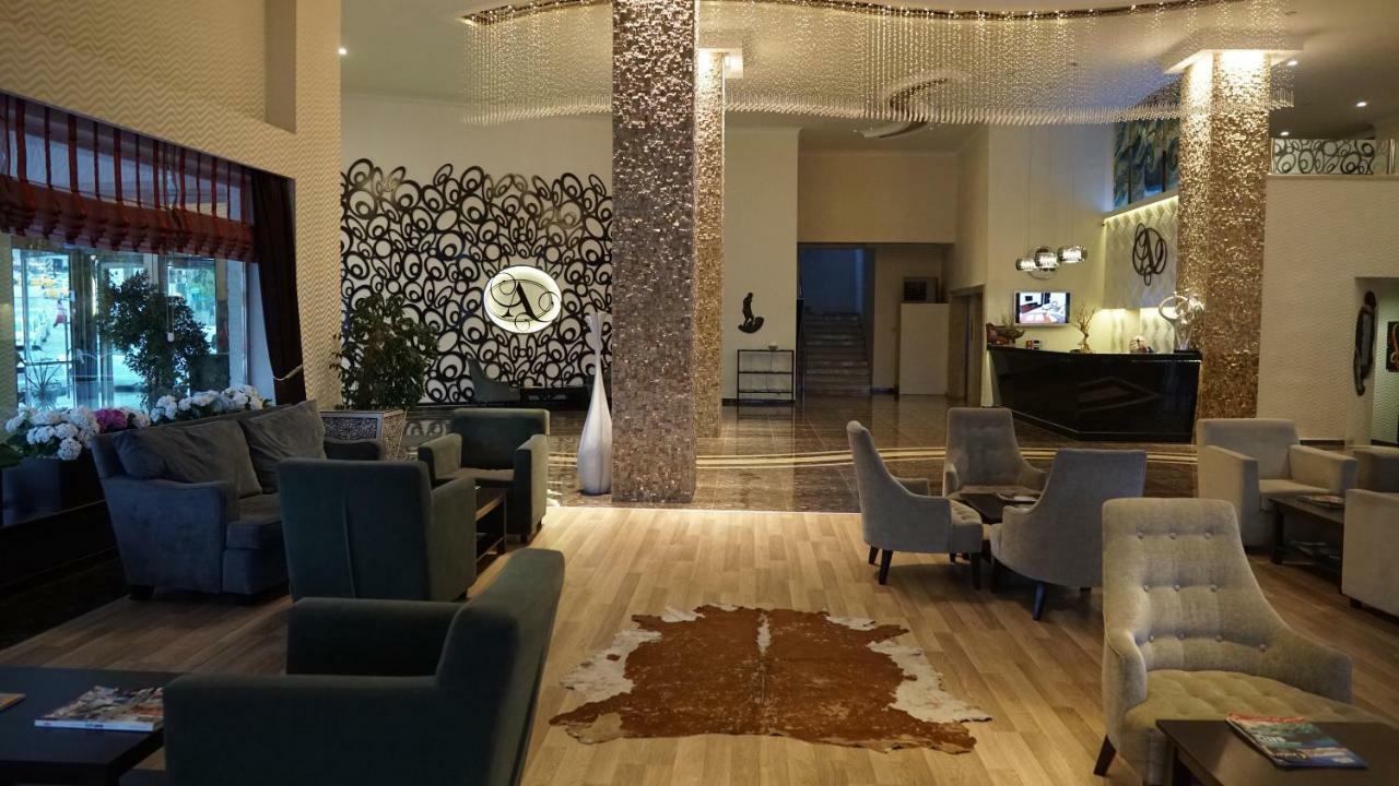 Asrin Park & Convention Center Hotel