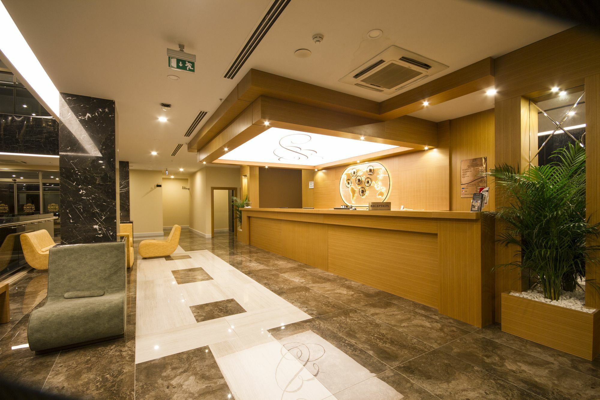 Hotel Sky Business