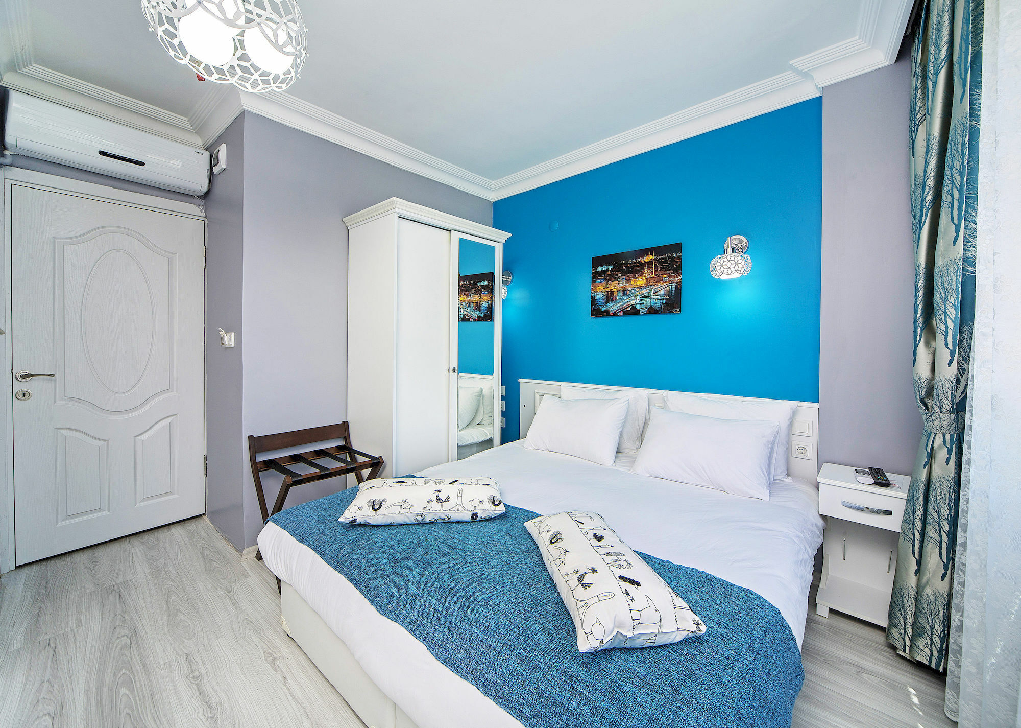 Unique Hotel