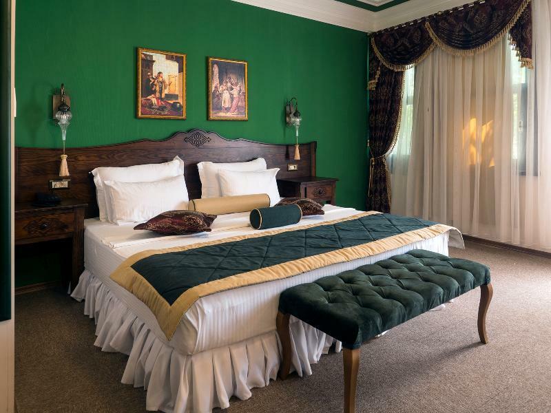 Hotel Rose Garden 4*