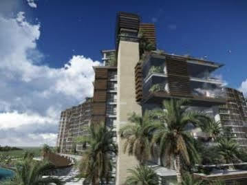 Mercure West & Convention Center Hotel
