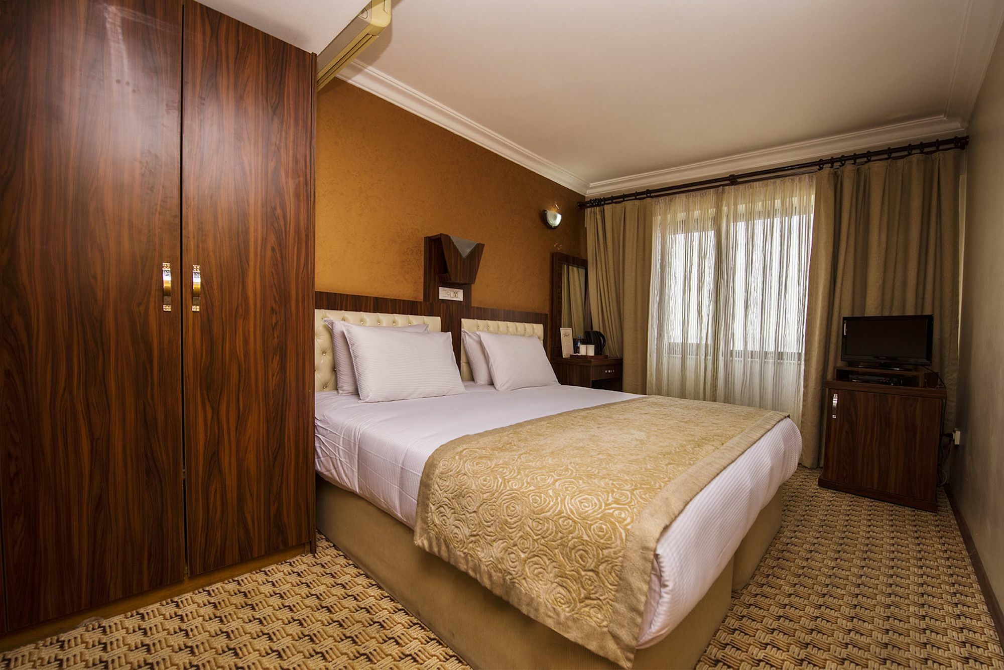 Hotel Elan Pera