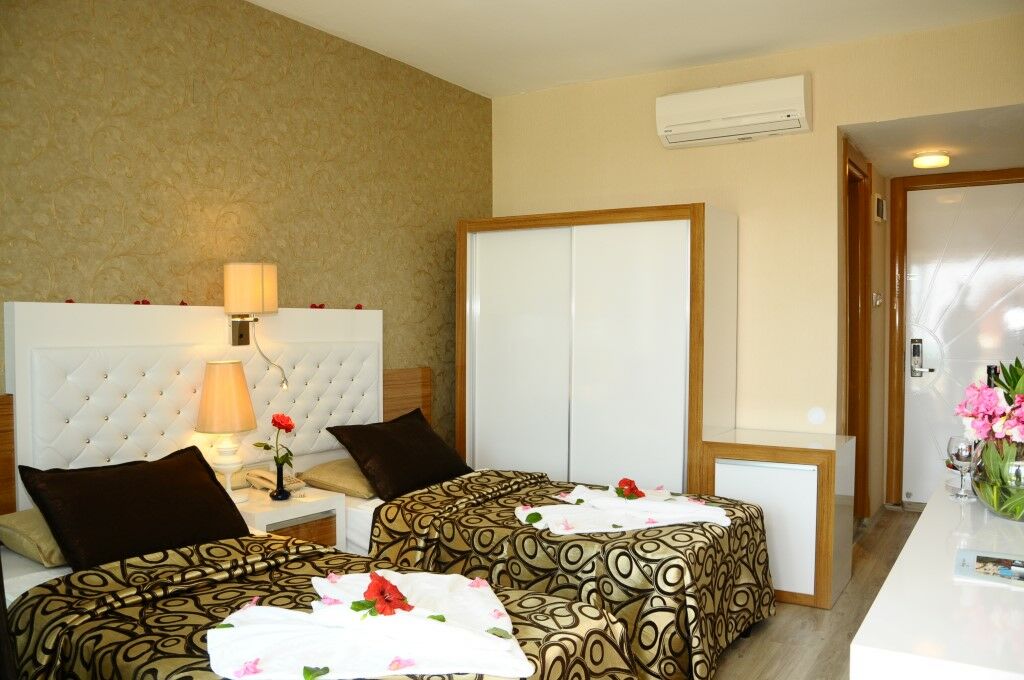 Club Tess 4*