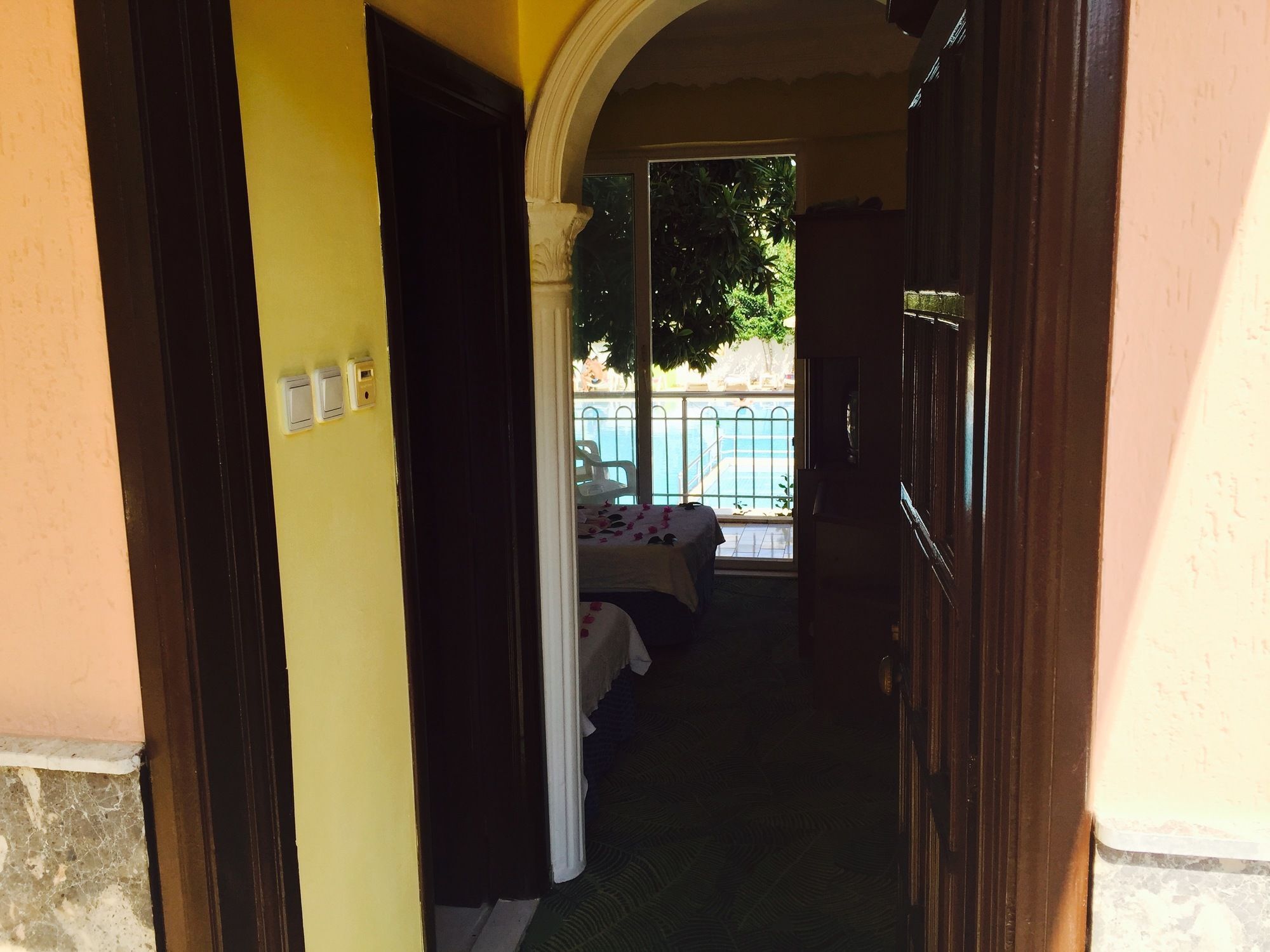 Paradise 3*