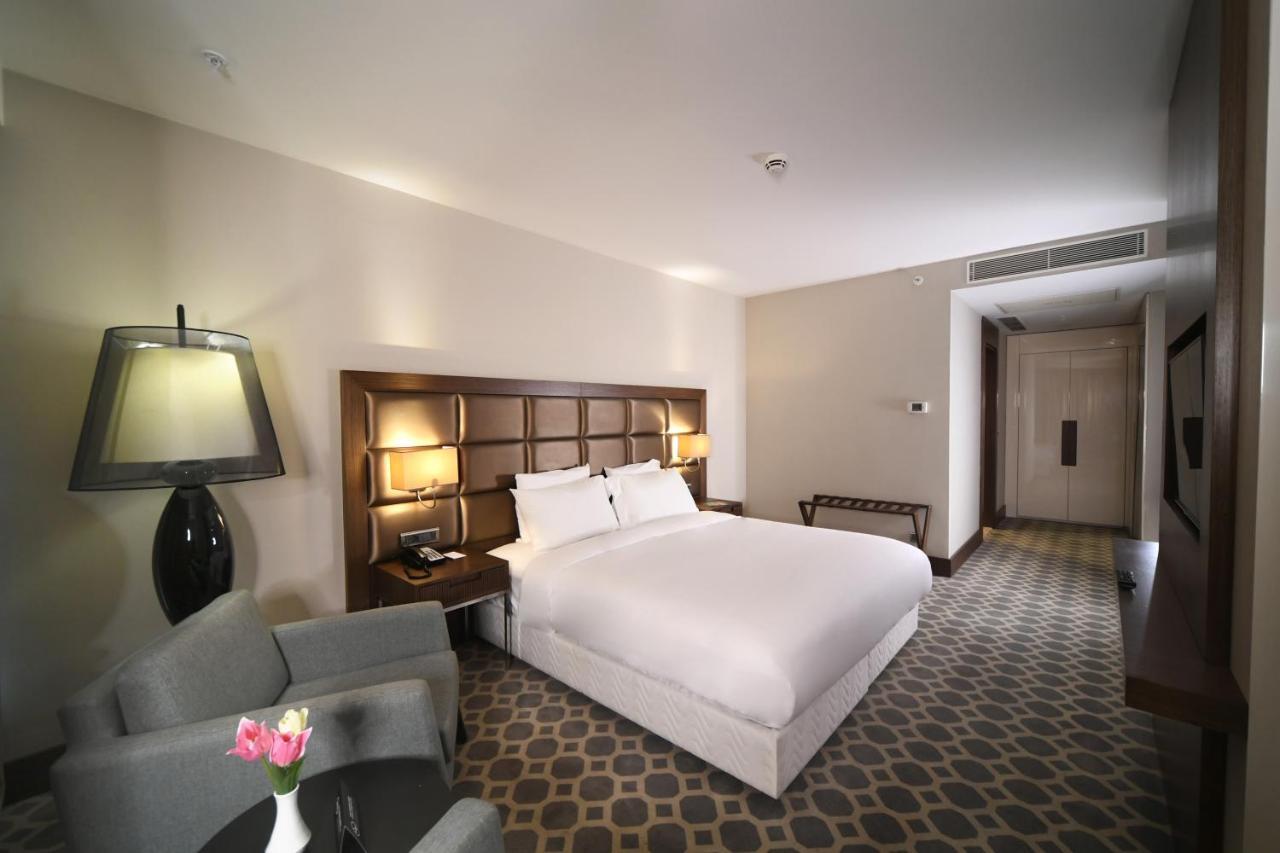 Hotel Mercure West & Convention Center 5*