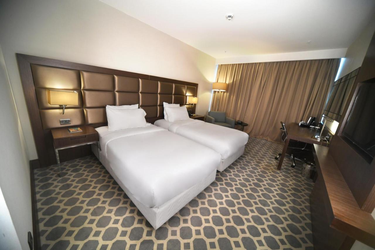 Hotel Mercure West & Convention Center 5*