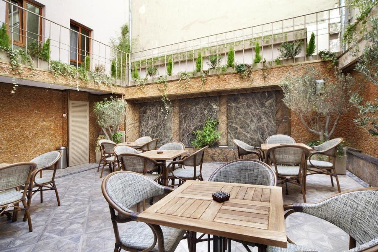 Hotel Grand De Pera 4*