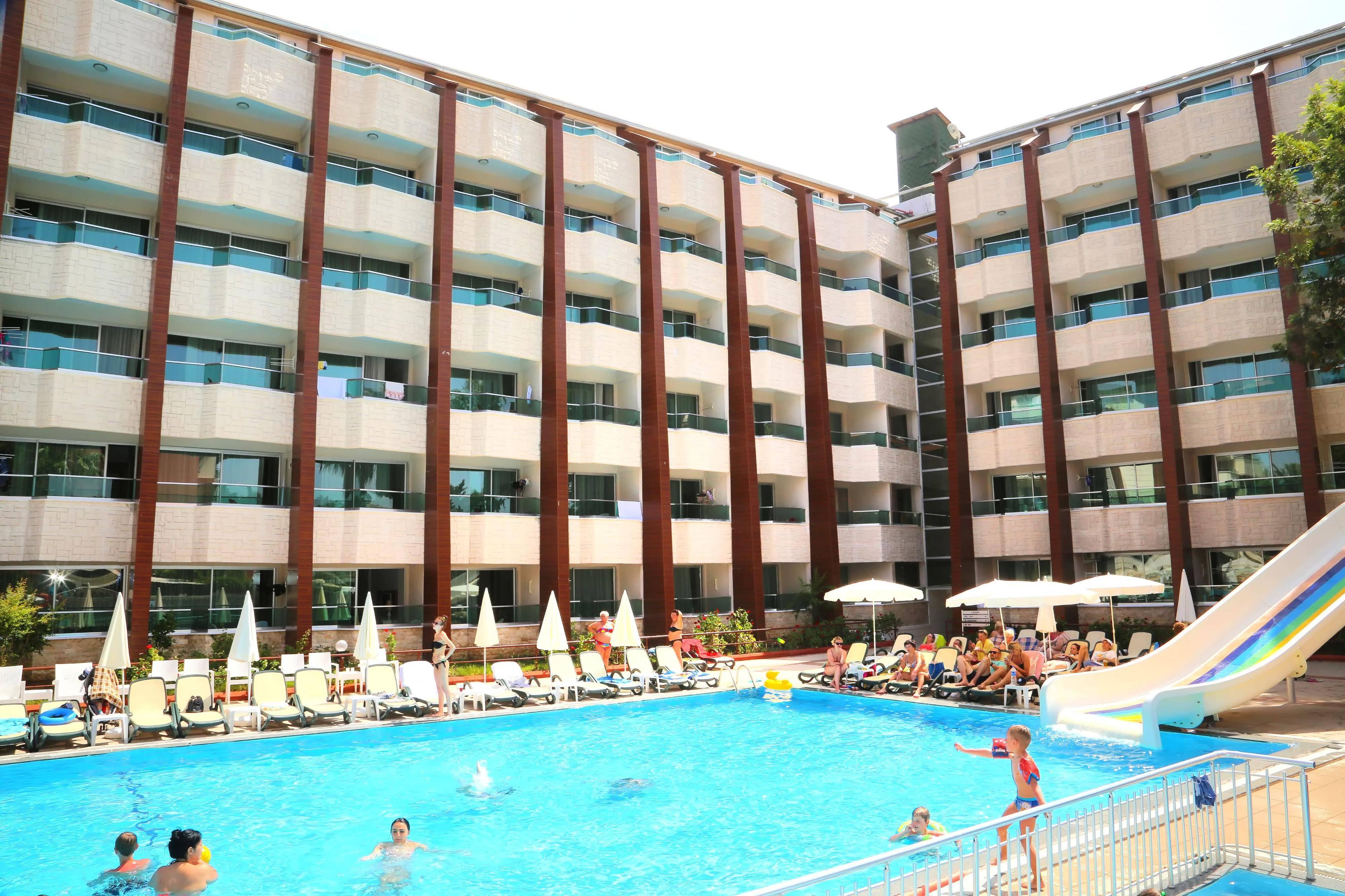 Hotel Club Tess 4*