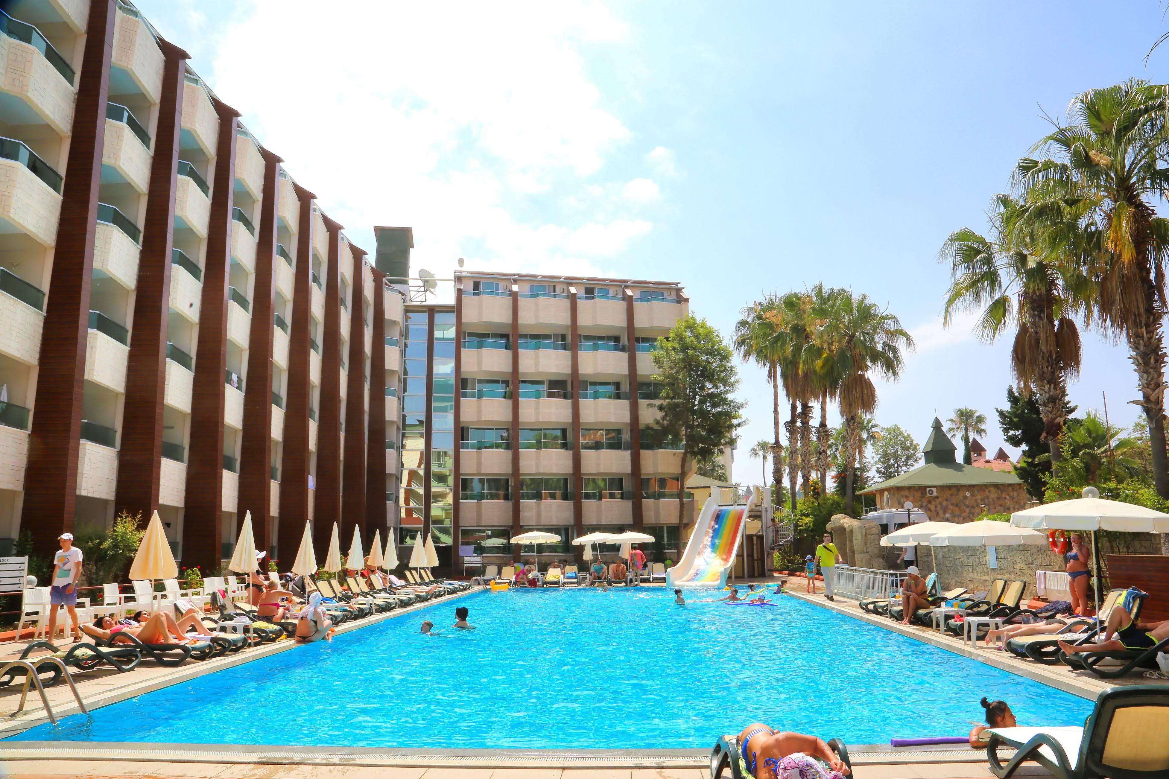 Club Tess Hotel 4*