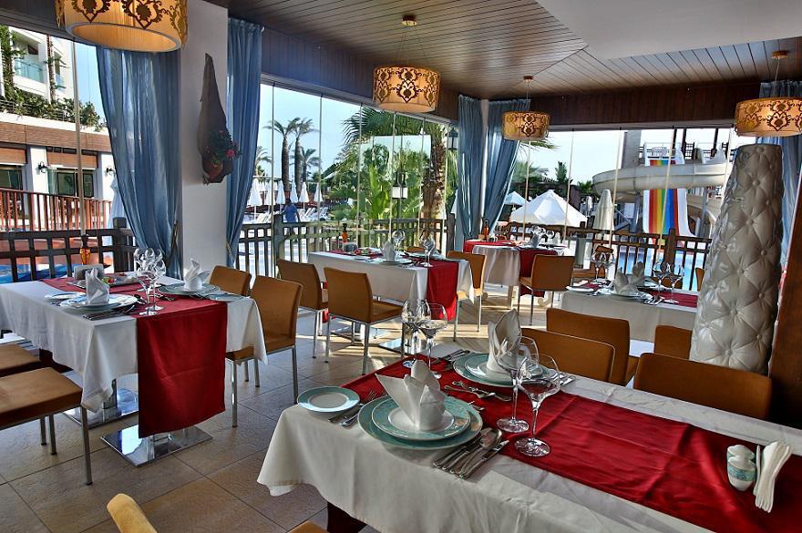 Sunis Evren & Hotel Side